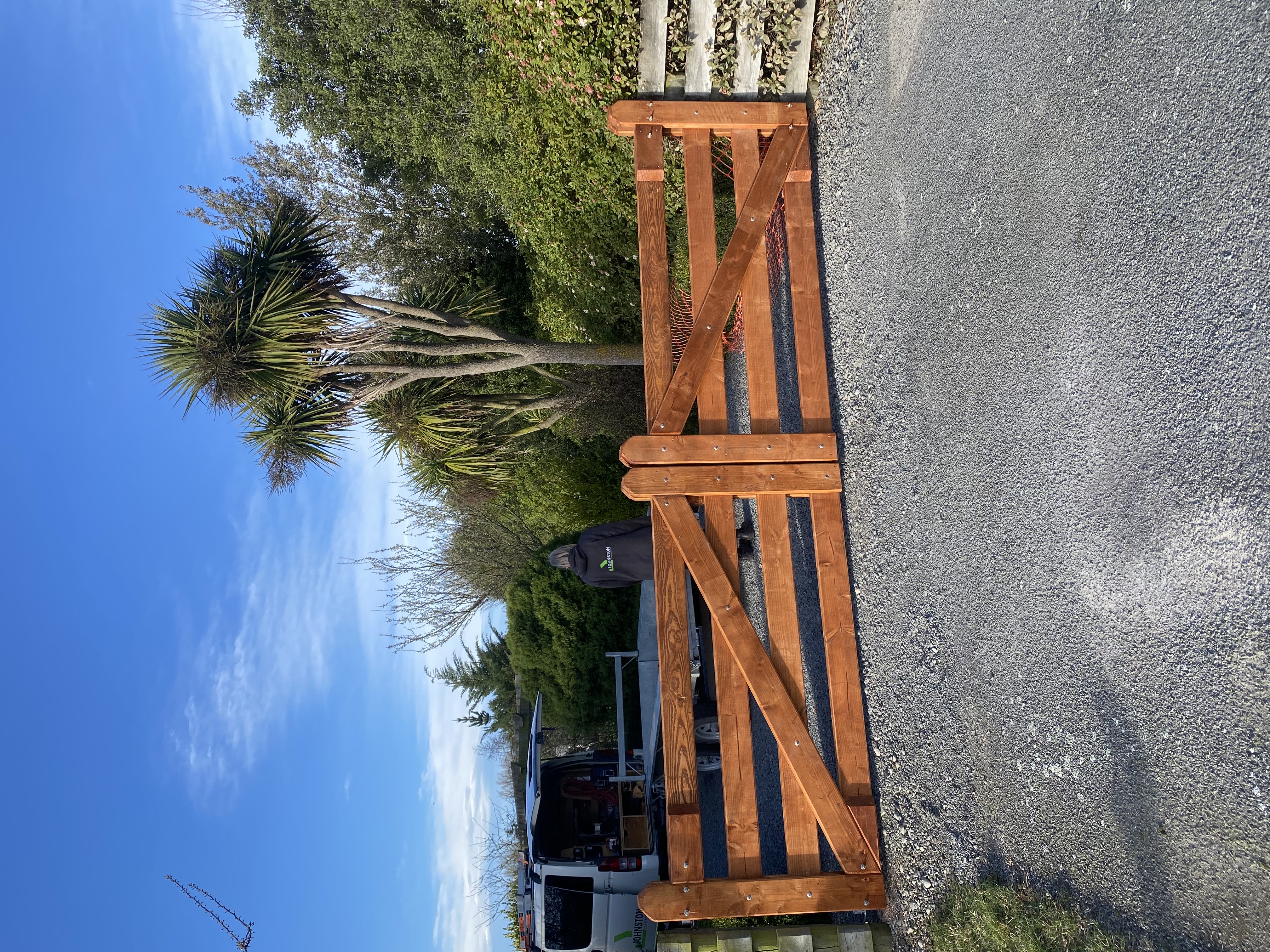 Driveway gates with palms